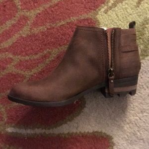 Sorel Lolla ankle bootie. Size 8. Brand new in box